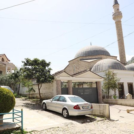 Guesthouse N&B Berat Exterior foto