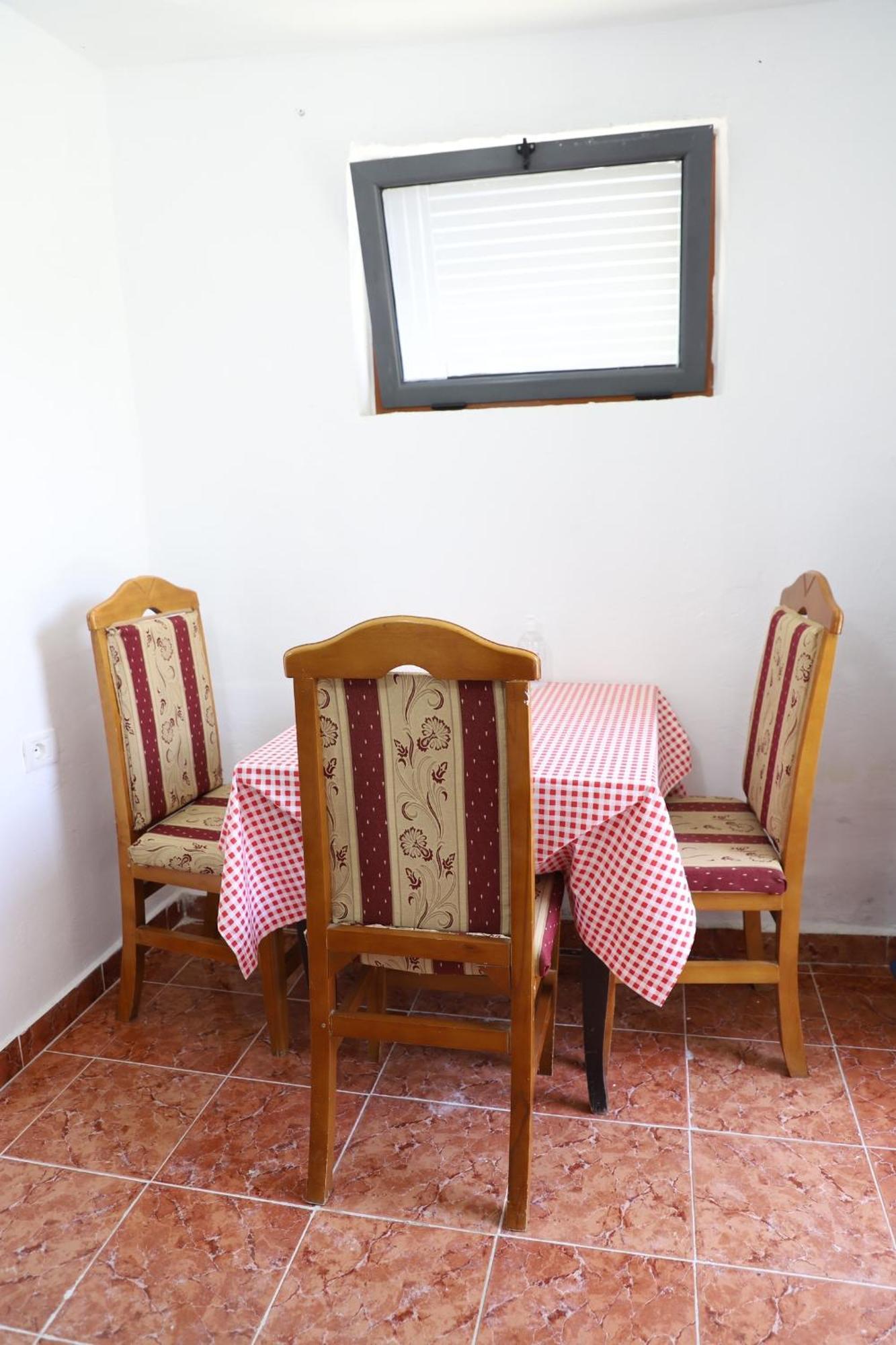 Guesthouse N&B Berat Exterior foto