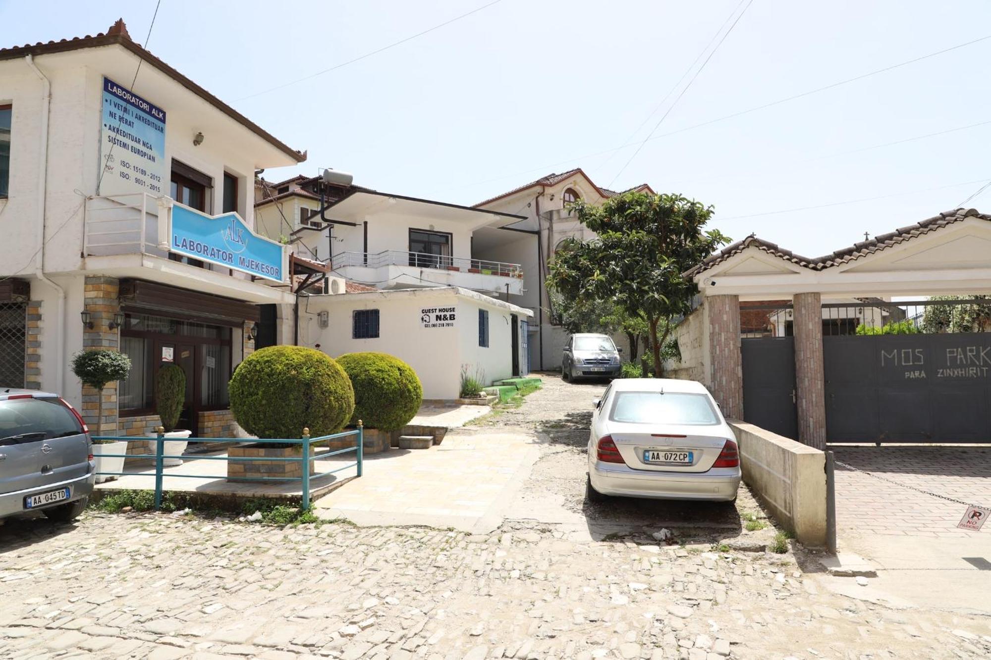 Guesthouse N&B Berat Exterior foto